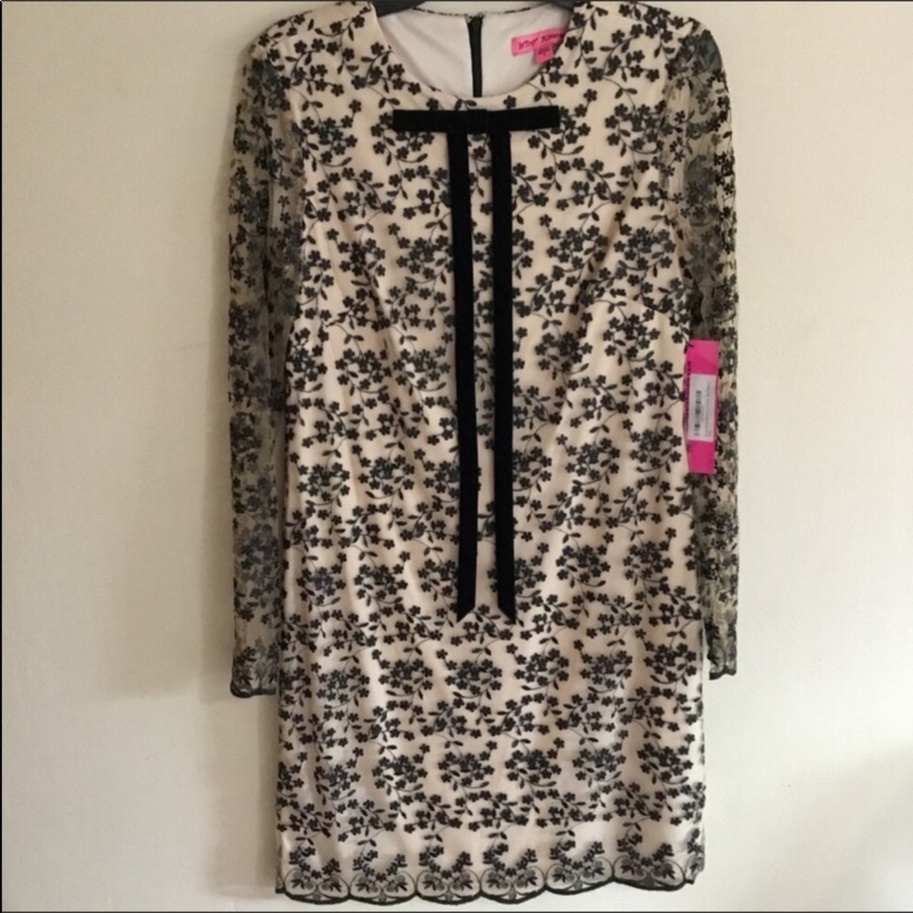 Betsey Johnson Dress in Size 8 - Picture 3 of 4